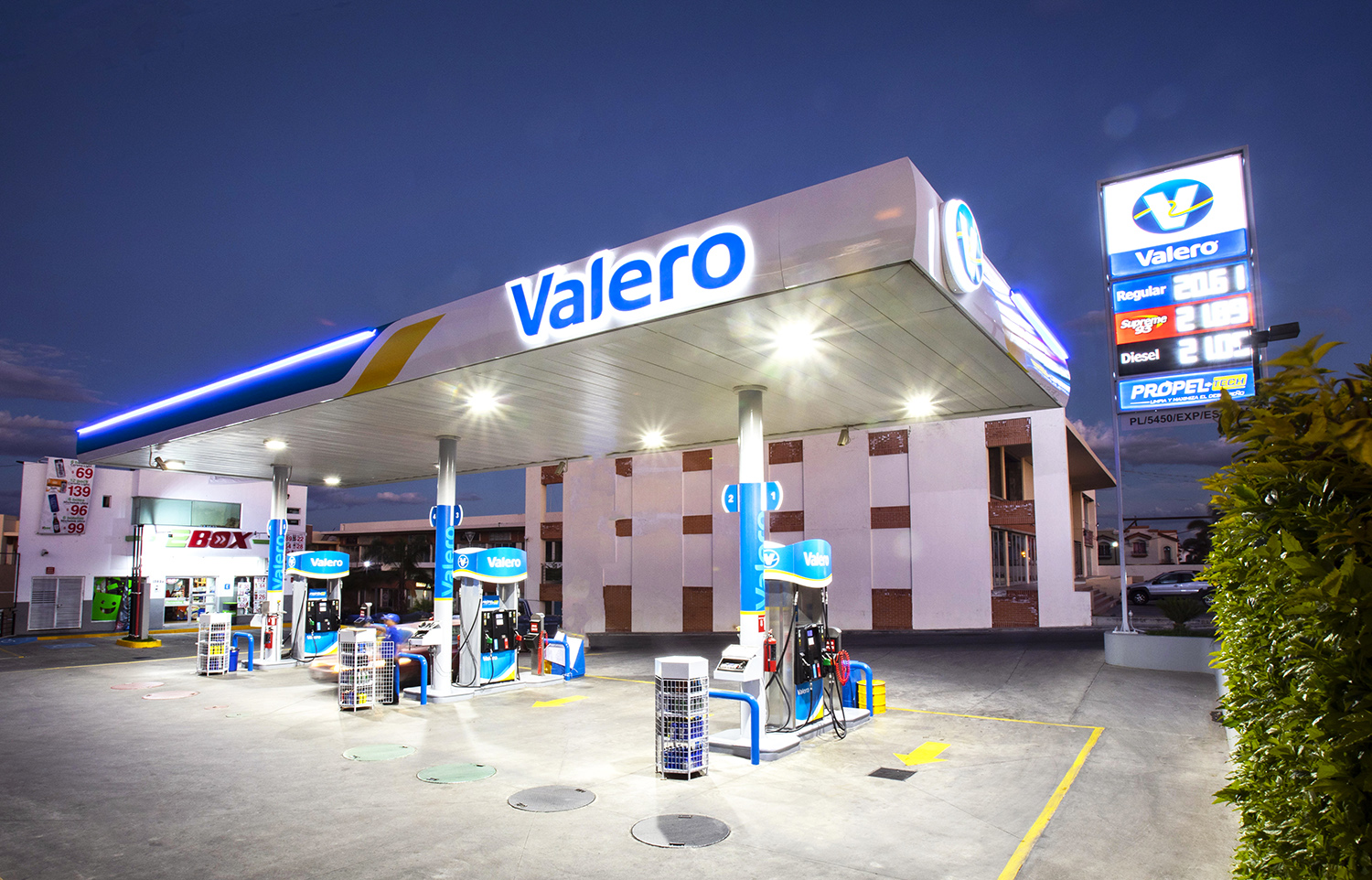 Valero Station in Guadalajara 
